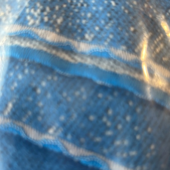 Cozy Loop Recersibke Wrap by Winding River - Picture 4 of 4